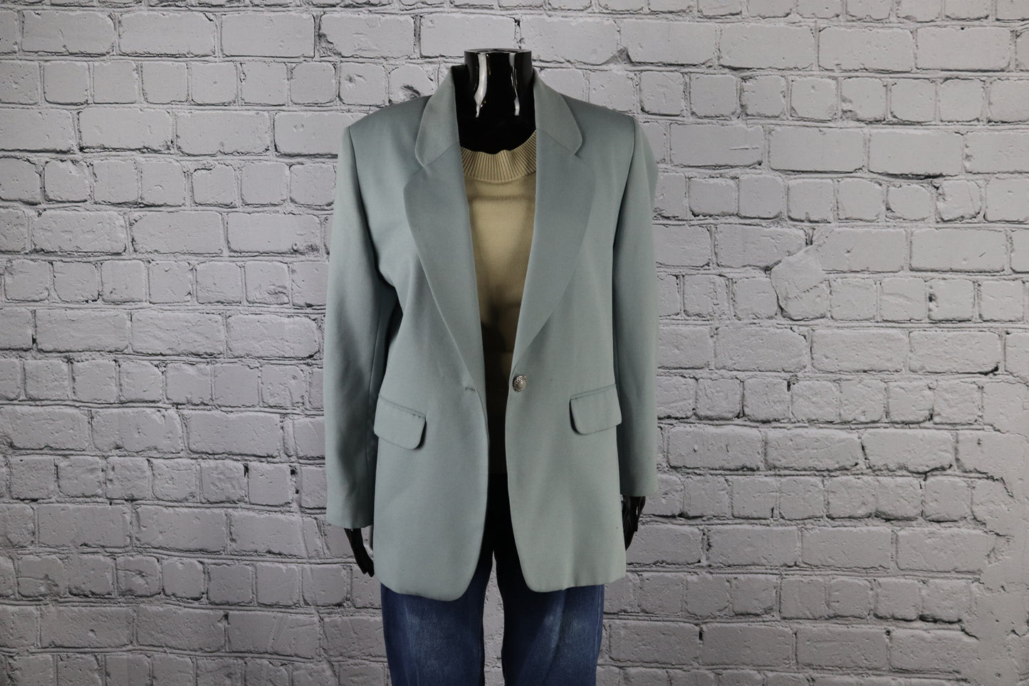 1980's Vintage Light Blue Blazer with Pearl Button